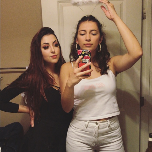 mia_connell